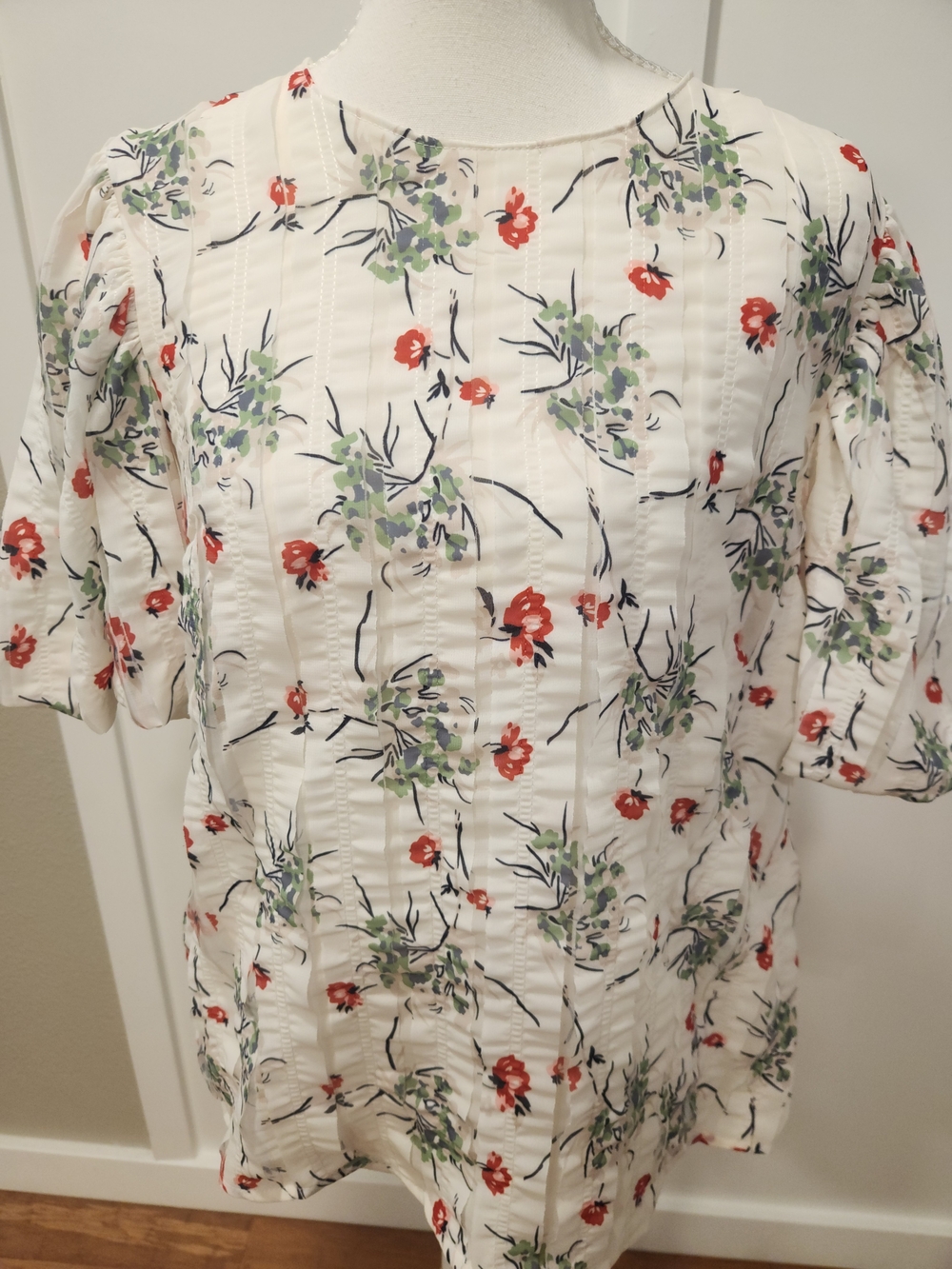 Women's Cream Floral Pintuck Blouse
